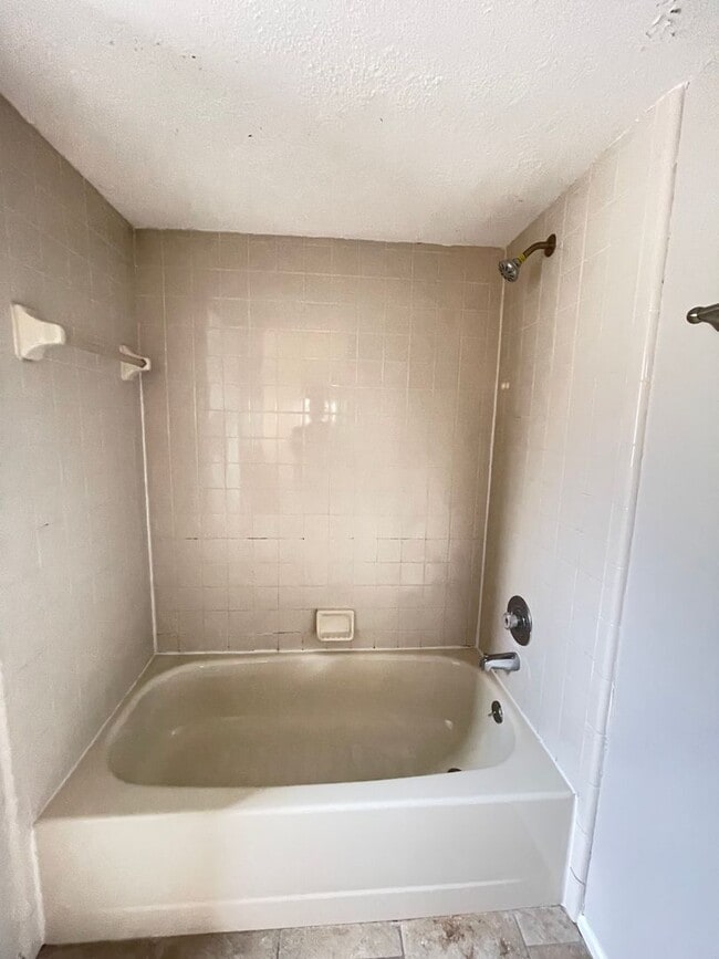 Building Photo - 3 Bedroom 2 Bath Home in Lakewood at the Crossings