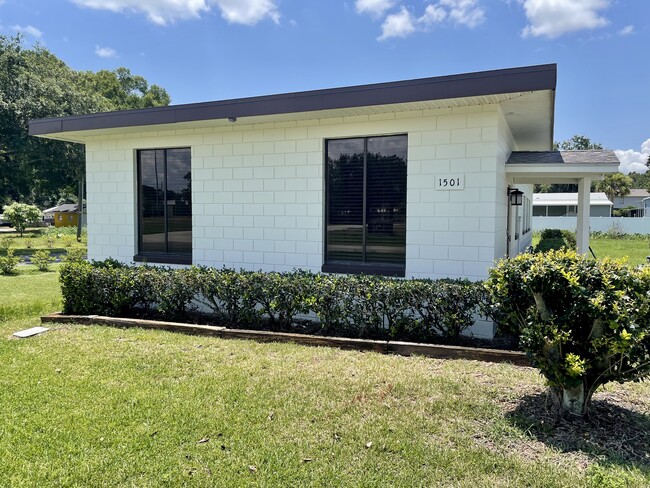 Building Photo - 1501 Akron Dr