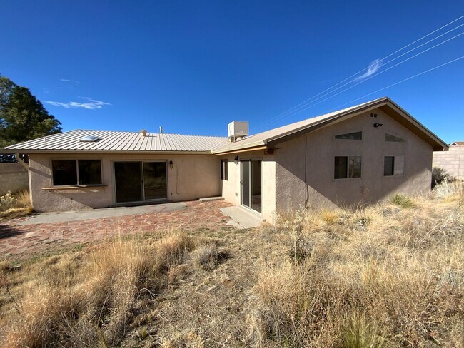 Building Photo - 4 Bedroom Single Story Home Available Near Tramway Blvd NE & Copper Ave NE!