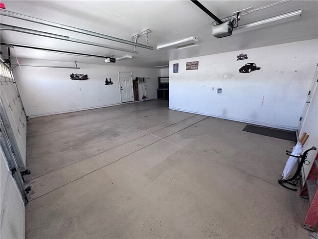 Building Photo - 5087 Emerald River Dr