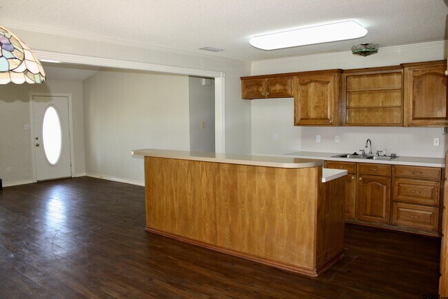 Building Photo - 1179 Martin St