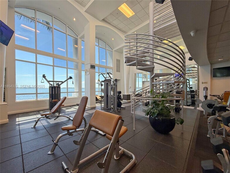 Building Photo - 848 Brickell Key Dr