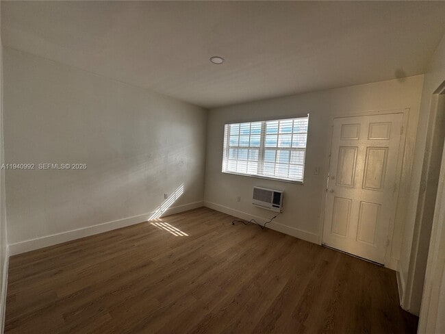 Building Photo - 500 13th St