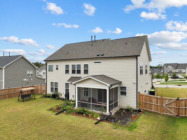 Building Photo - 200 Cloud Berry Ln