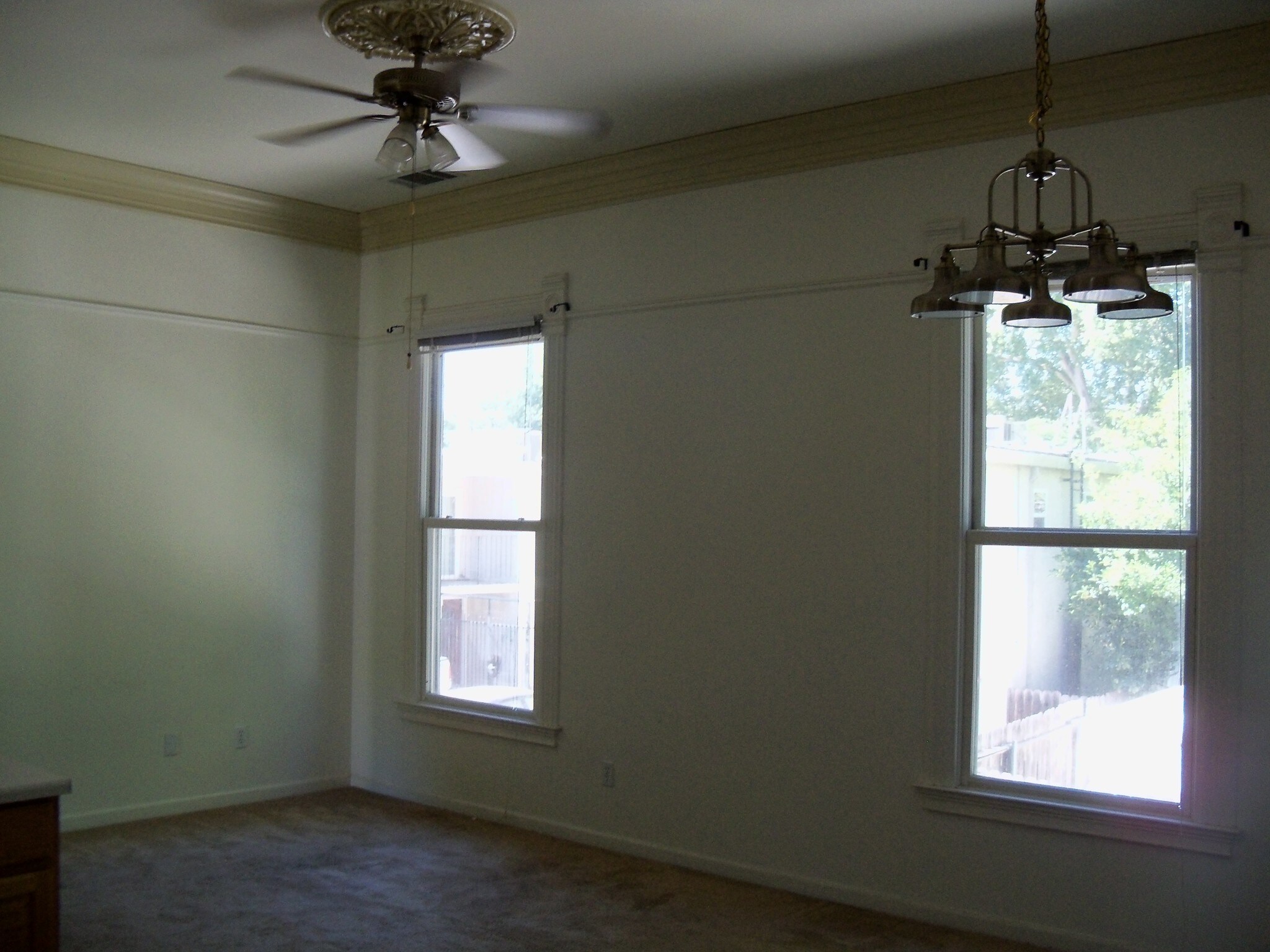 Living/Dining - 2623 H St