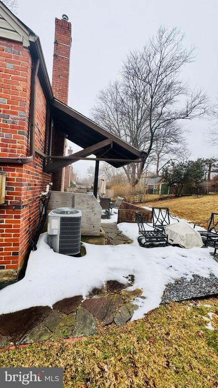 Building Photo - 1111 Dennis Ave