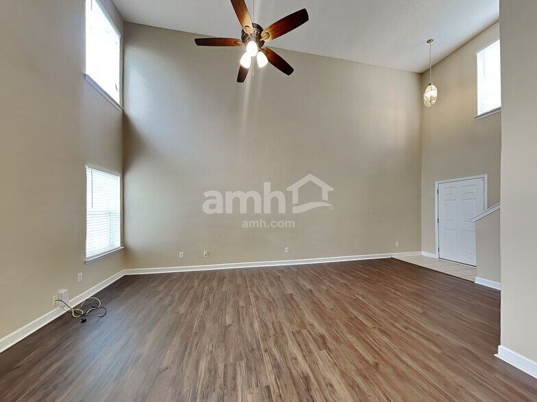 Building Photo - 14012 Sobeck Ln