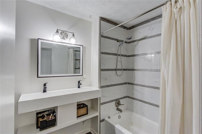 Building Photo - 3152 Westbrook Trace SW