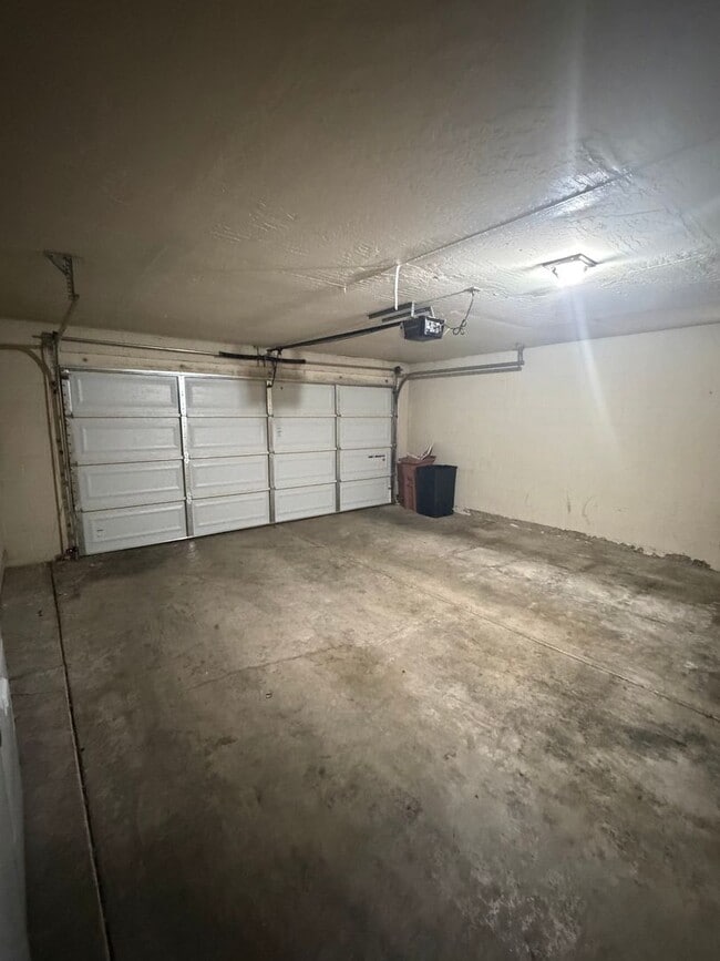 Building Photo - Spacious 3-Bedroom Home in Scottsdale