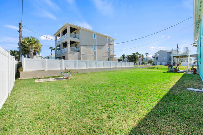 Building Photo - Just Beachy! 3bd 2ba by the Ocean