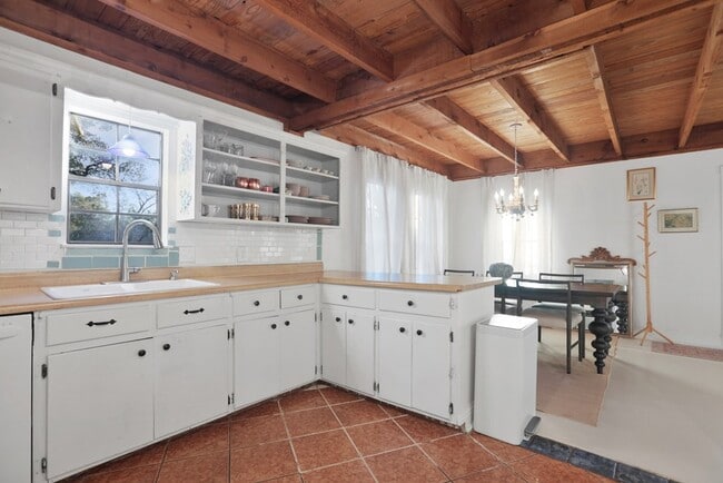 Building Photo - 60 Canyon Creek Dr
