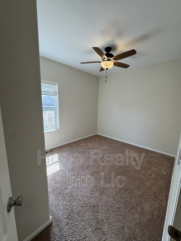 Building Photo - 6672 Kearsarge Dr