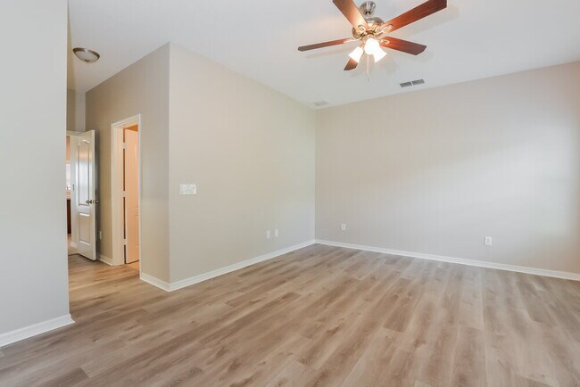 Building Photo - 317 Appaloosa Ct