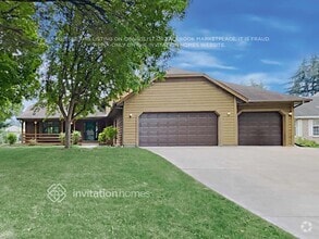 Building Photo - 546 Carol Dr