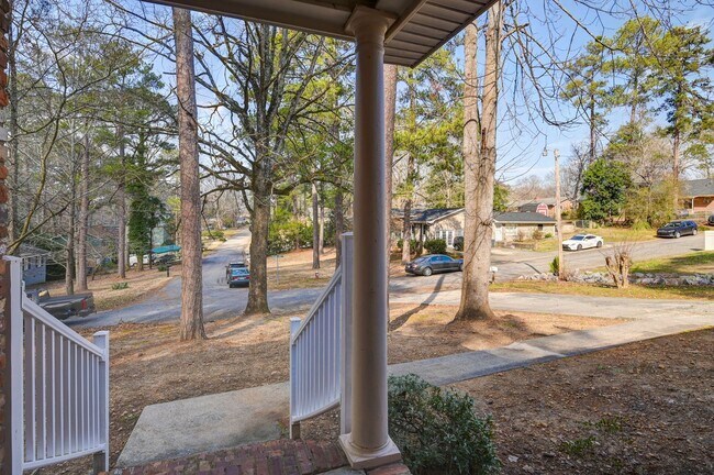 Building Photo - 2522 Rolling Pines Rd