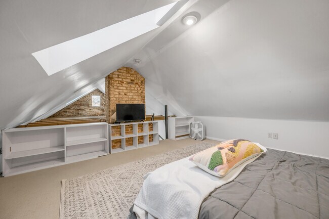 Building Photo - 419 S Upper St