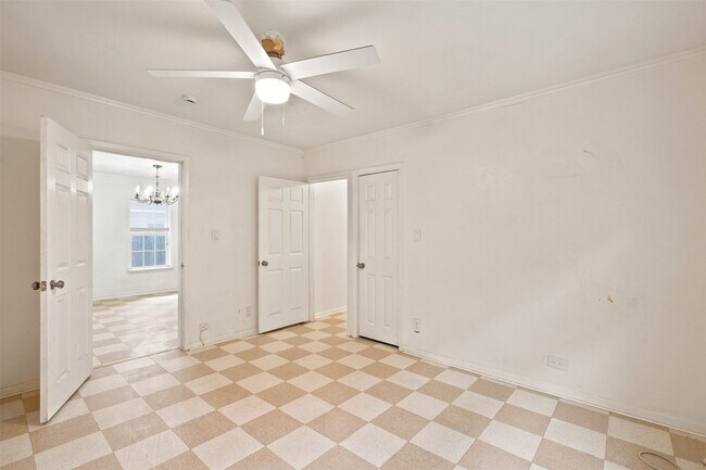 Building Photo - 5005 Lyons Ave