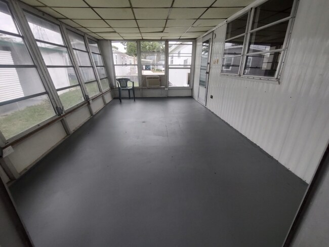 Building Photo - 2550 State Rd 580