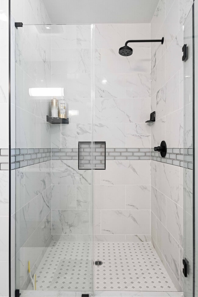 Building Photo - 4007 W 60th St