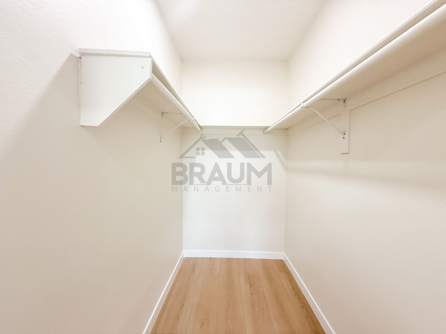 Building Photo - 11459 Collins St