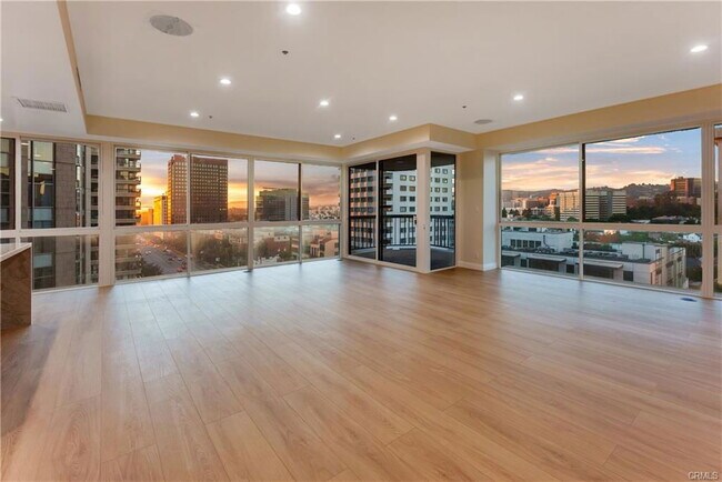 Building Photo - 10750 Wilshire Blvd