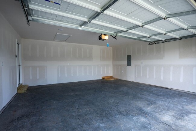 Building Photo - Brand New 3 Bedroom Home