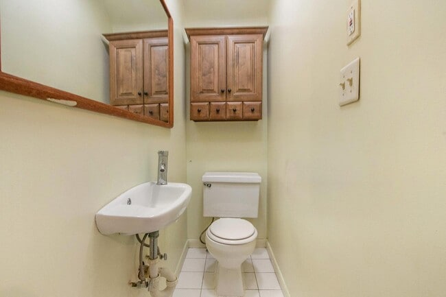 Building Photo - 209 E Mt Hope Ave