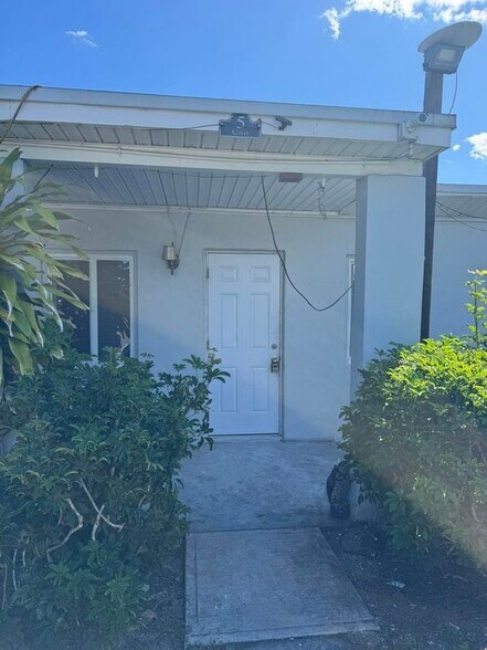 Building Photo - 920 N Haverhill Rd