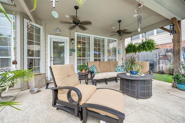 Building Photo - 1215 Boerne Dr