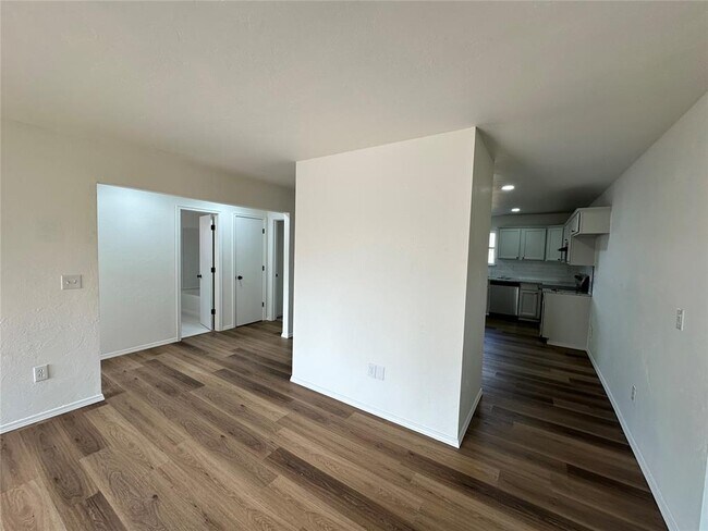 Building Photo - 4613 SE 78th St