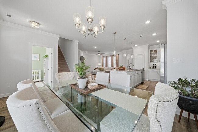 Building Photo - 2238 Sanibel Ln