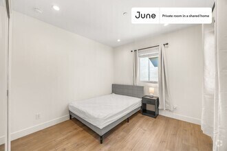 Building Photo - 5637 Riverton Ave