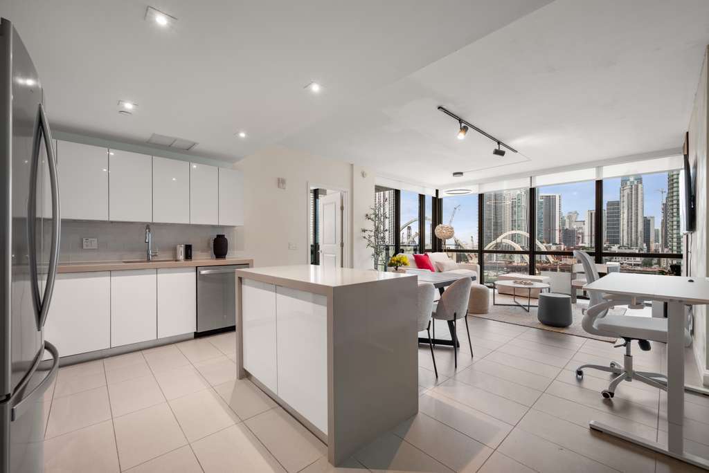 Building Photo - 1600 NE 1st Ave