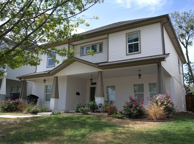 Primary Photo - * MOVE IN SUMMER 07/01/2027 * 6 Bed 4 Bath...