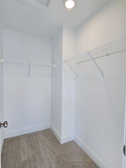 Building Photo - 108 Meadows Bnd