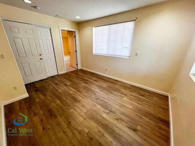 Building Photo - $5800 - Spacious 5 Beds 4 baths with large...