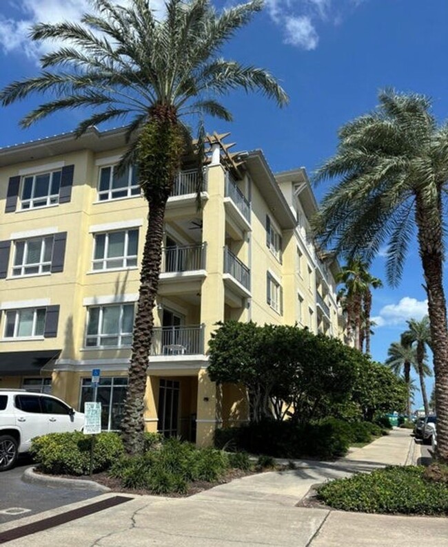 Building Photo - Beautiful Pier Point Condo