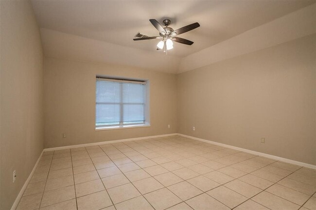Building Photo - 1832 Camas Dr