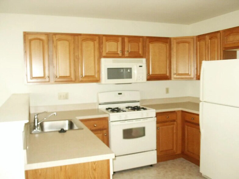 Building Photo - 3728 Knight Dr