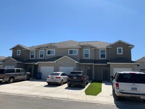 Building Photo - Townhome for rent