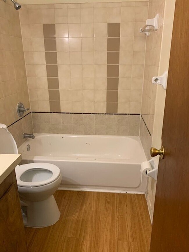 Building Photo - KNOX N