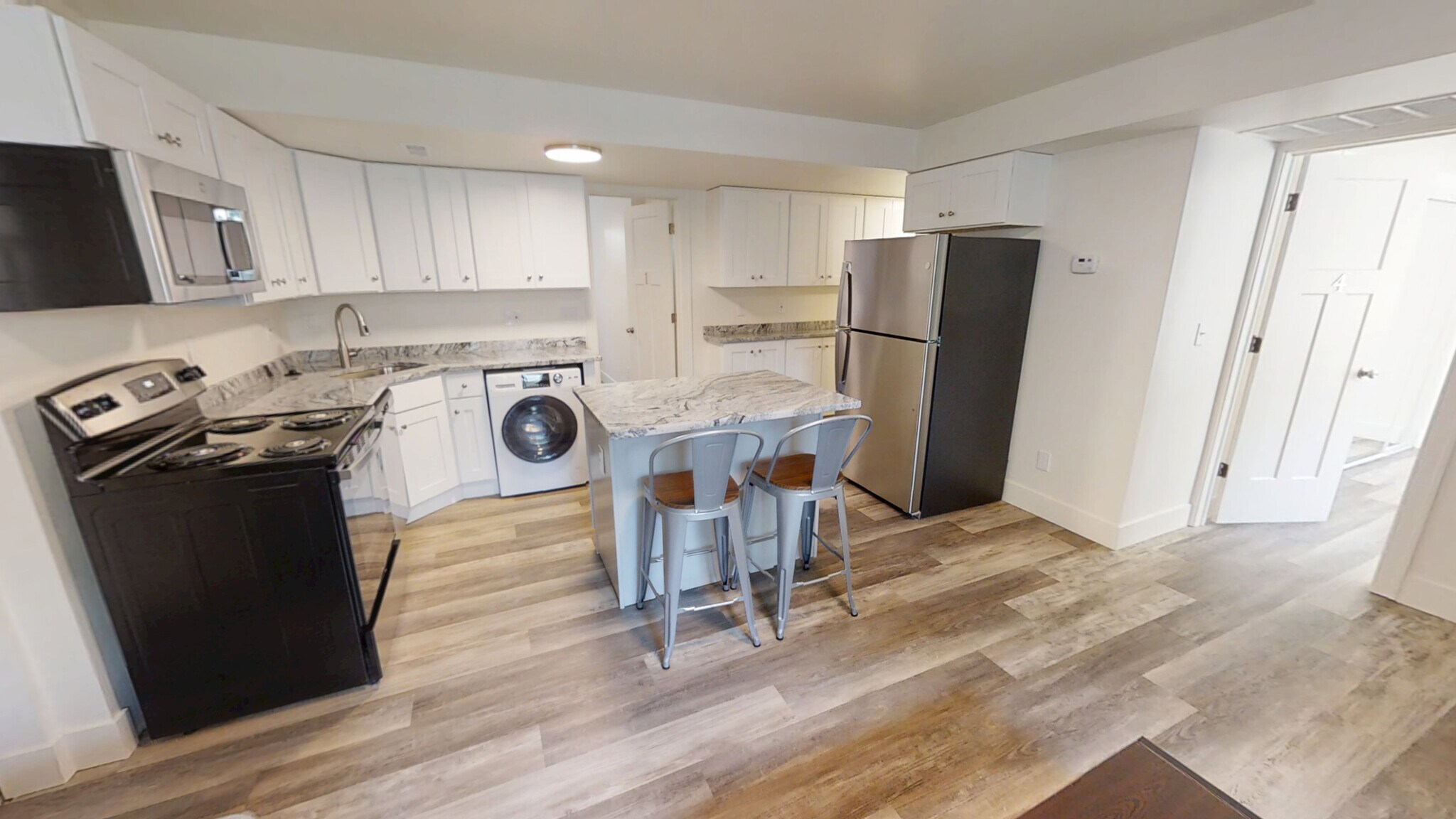 Building Photo - 943 Dewey Ave