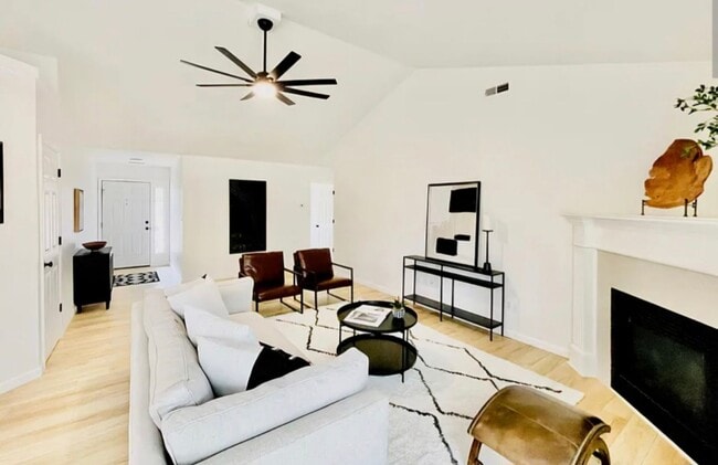 Building Photo - 81 E Southbrook Ct