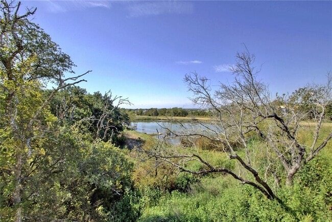 Building Photo - 113 Meadow Wood Cv