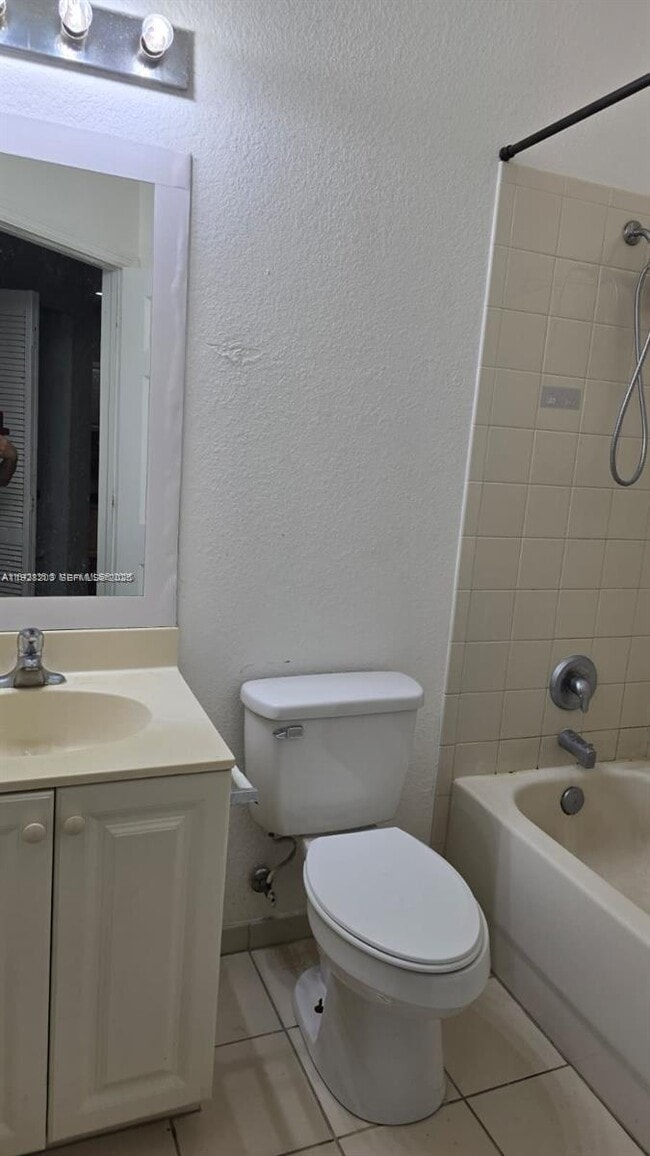 Building Photo - 2002 Freeport Dr