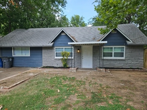 Building Photo - 3737 N Garrison Ave
