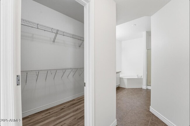 Building Photo - 5350 E Deer Valley Dr