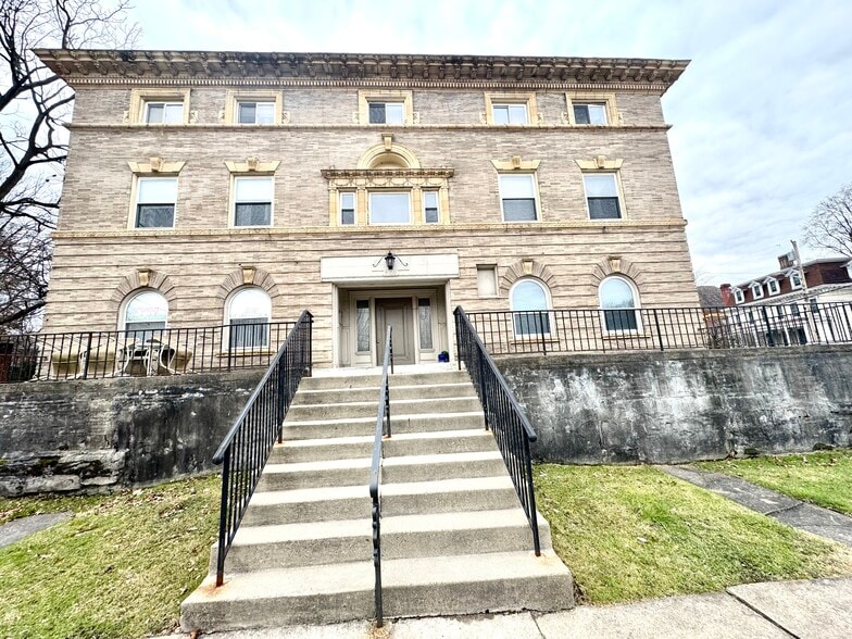 Westinghouse Mansion-convenient first floor unit available - 7100 Thomas Blvd