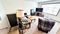 Building Photo - Off Campus Housing Option - Spacious 3 Bed...