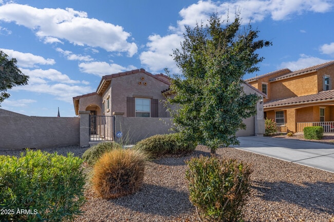 Building Photo - 18557 W Pueblo Ave